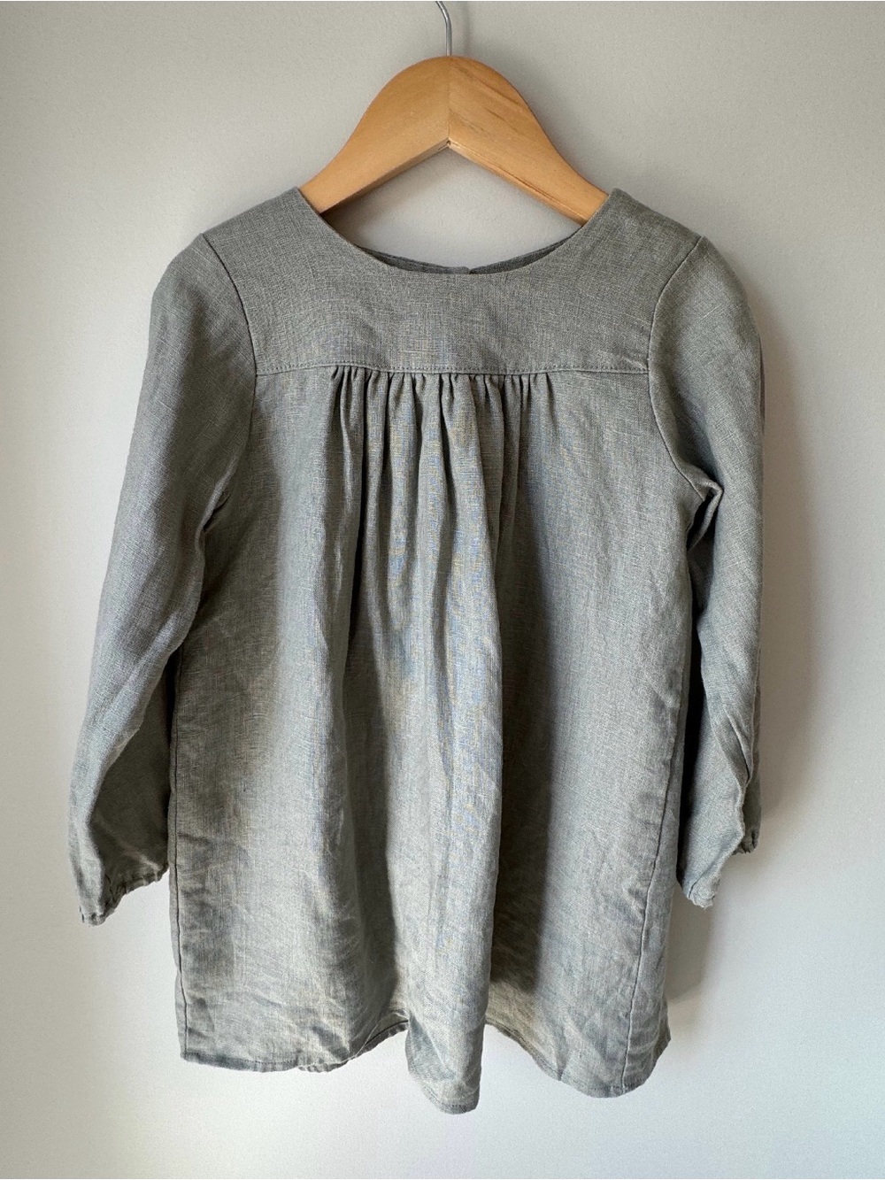 Little Deer Handmade Linen Long-Sleeve Button Back Dress in Light Gray Size 5